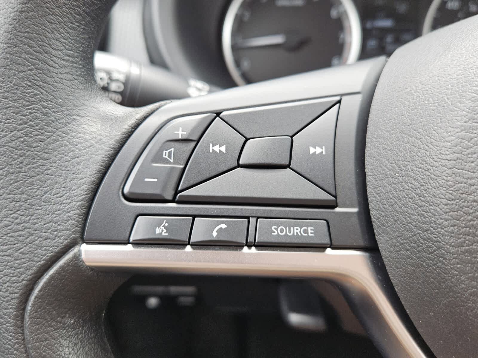Used 2021 Nissan Kicks S FWD image 12