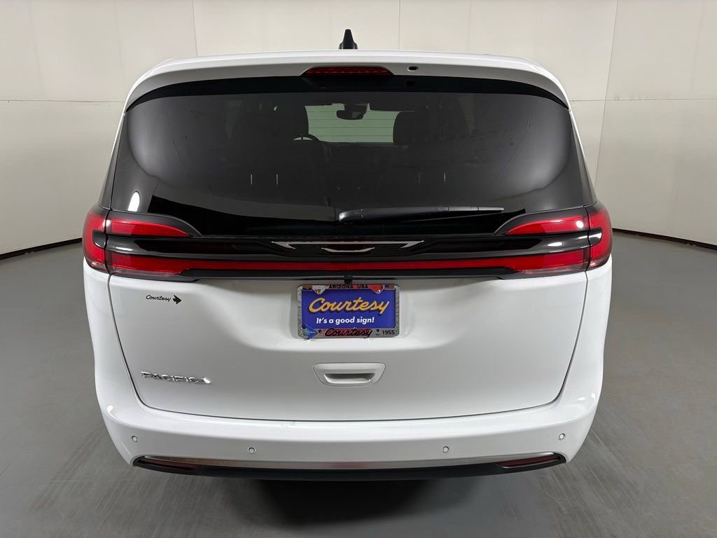 New 2027 Chrysler Pacifica LX FWD image 3