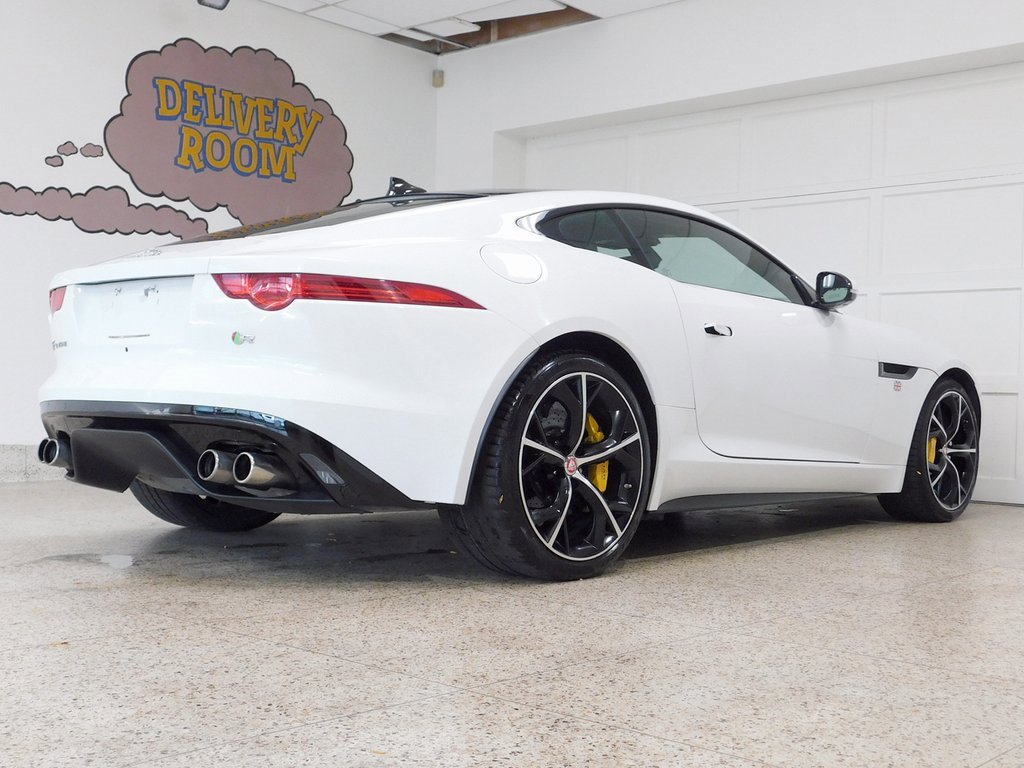 Used 2015 Jaguar F-TYPE R image 4