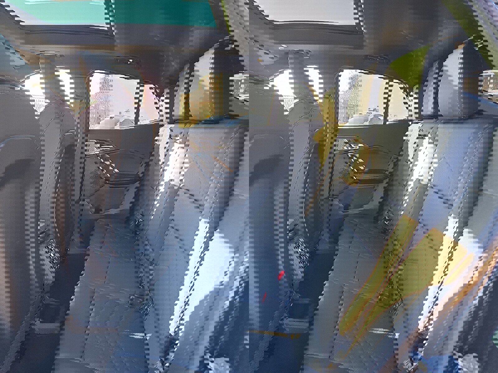 Used 2025 BMW X2 xDrive28i w/ Premium Package image 11