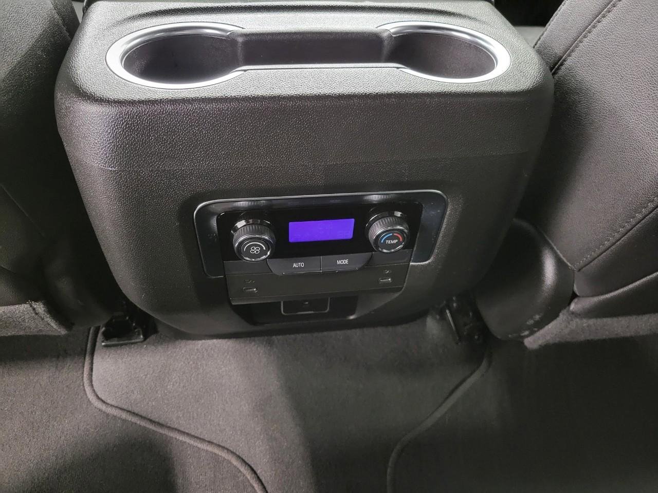 Used 2025 Chevrolet Suburban Z71 AWD/4WD image 22