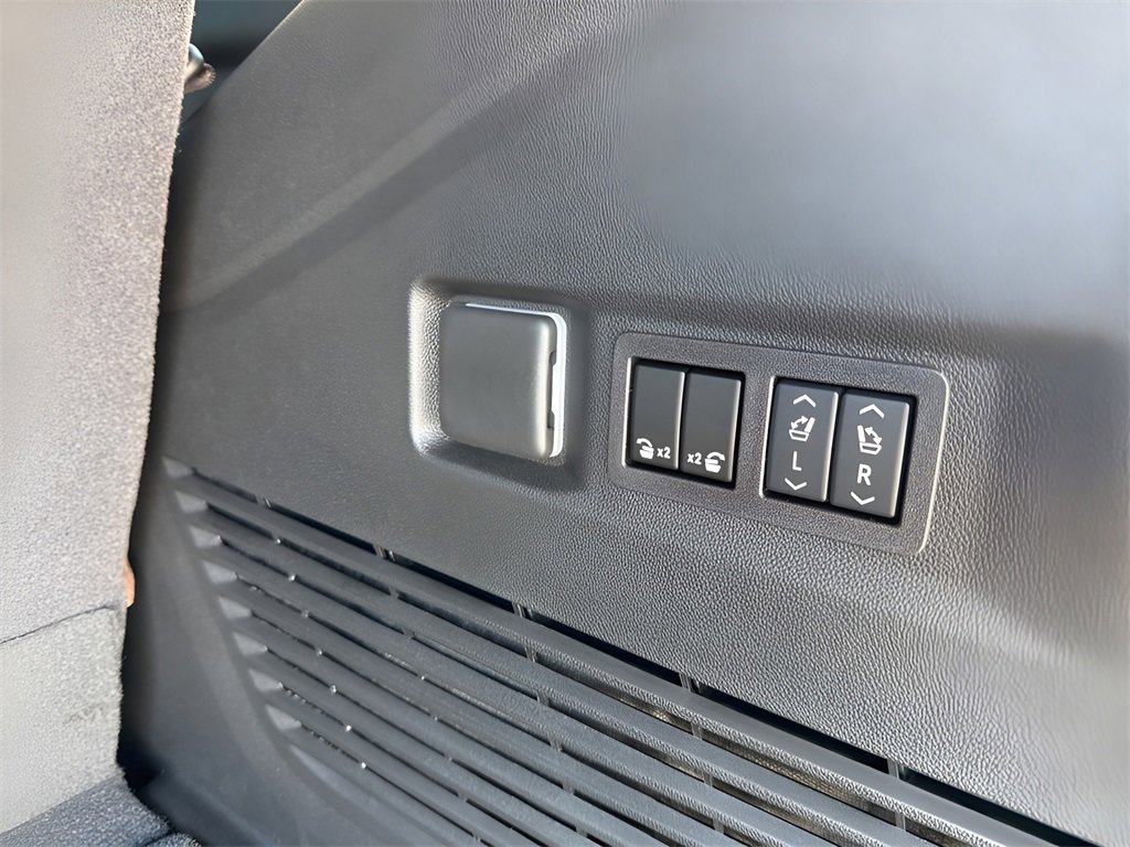 New 2026 Chevrolet Tahoe High Country image 18