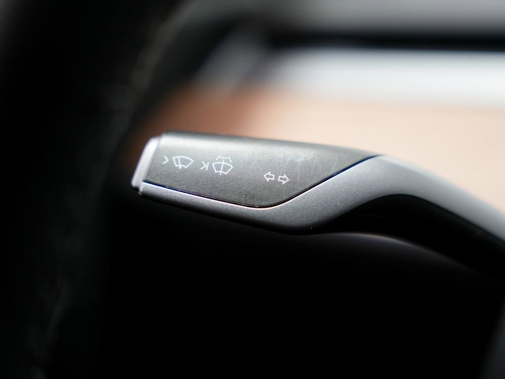 Used 2020 Tesla Model Y Long Range image 19