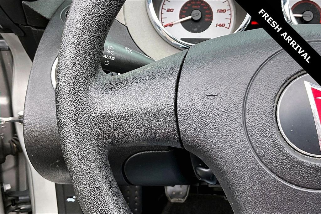 Used 2007 Pontiac Solstice Convertible image 10