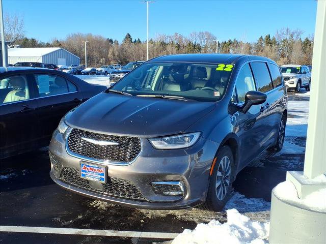 Used 2022 Chrysler Pacifica Touring-L image 2