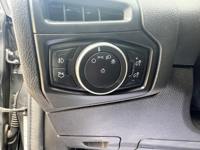 Used 2016 Ford Focus Titanium w/ Titanium Technology Package FWD image 14