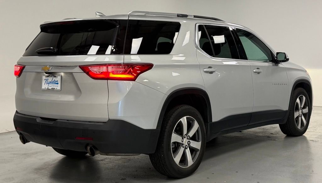 Used 2018 Chevrolet Traverse LT FWD image 3