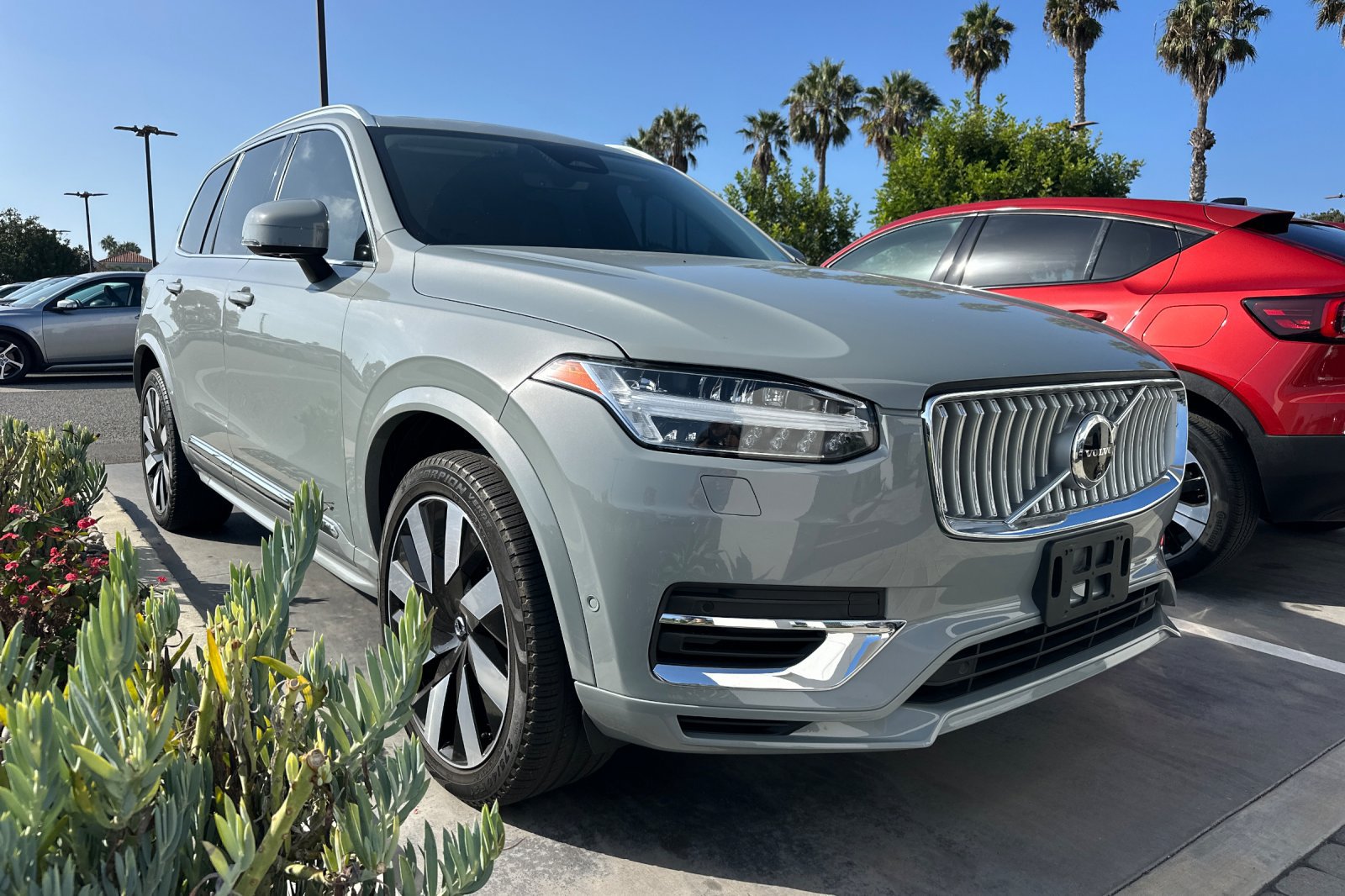 Used 2024 Volvo XC90 T8 Ultimate AWD/4WD image 2