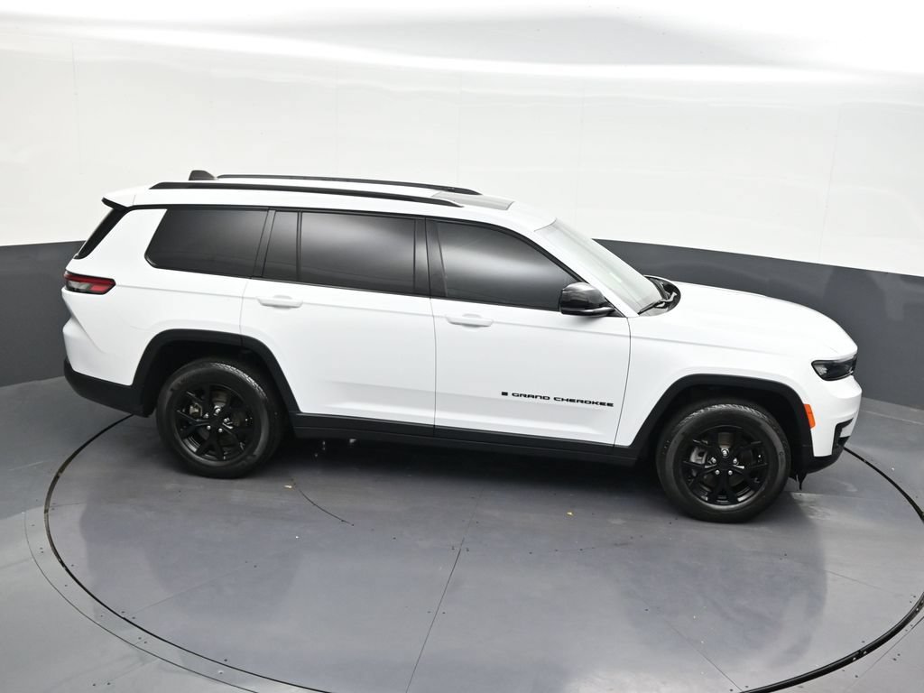 Used 2024 Jeep Grand Cherokee L Altitude AWD/4WD image 25