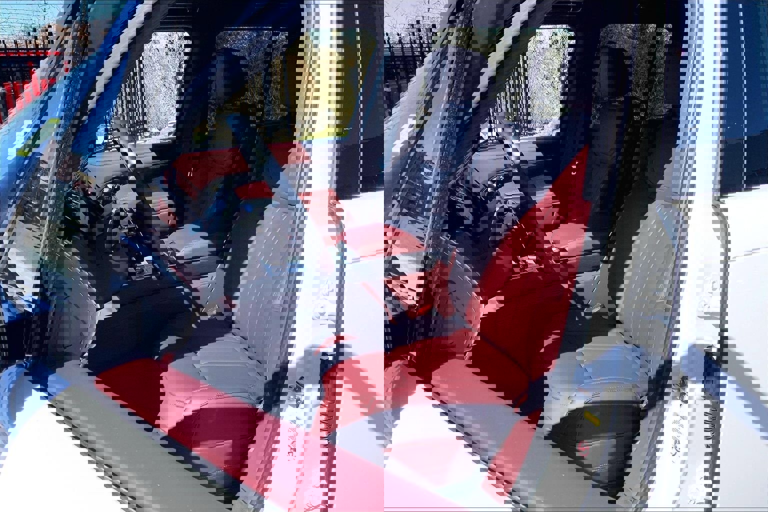 New 2026 Land Rover Range Rover SE image 9