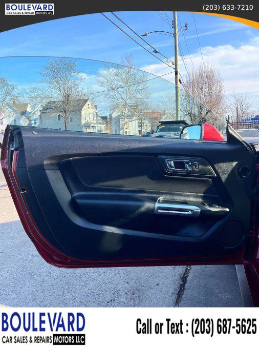 Used 2016 Ford Mustang Coupe image 10