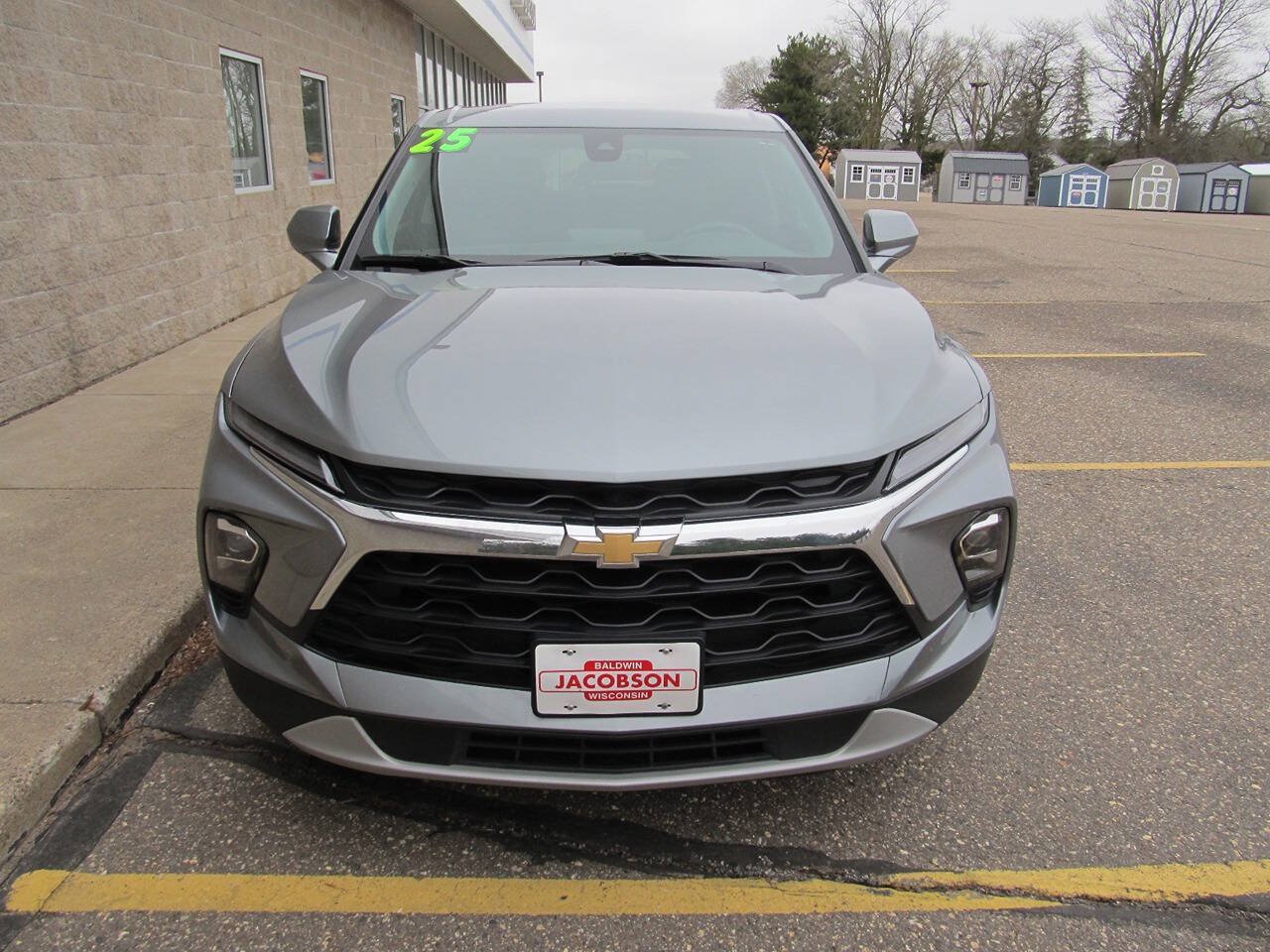 Used 2025 Chevrolet Blazer LT AWD/4WD image 2
