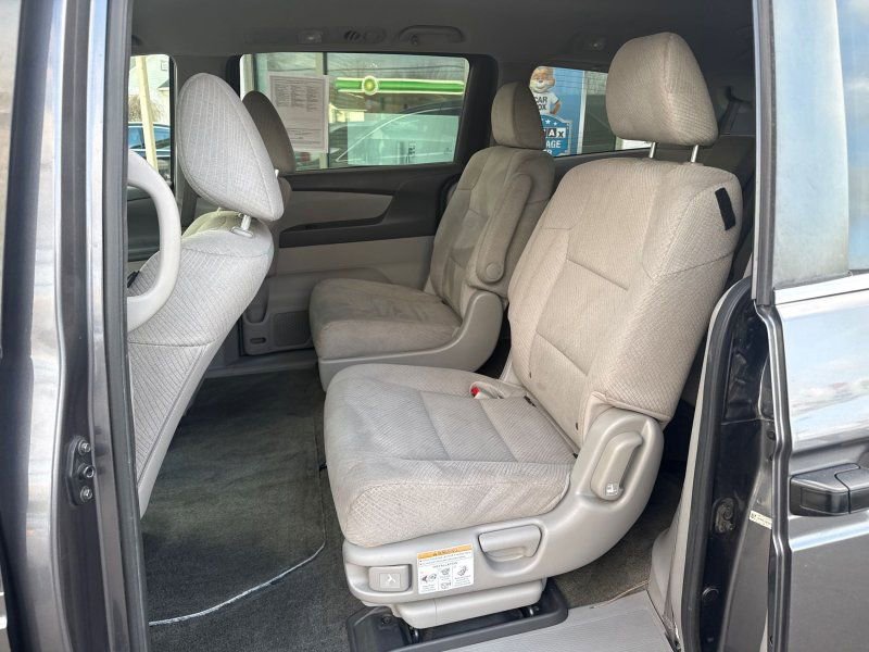 Used 2014 Honda Odyssey LX image 12
