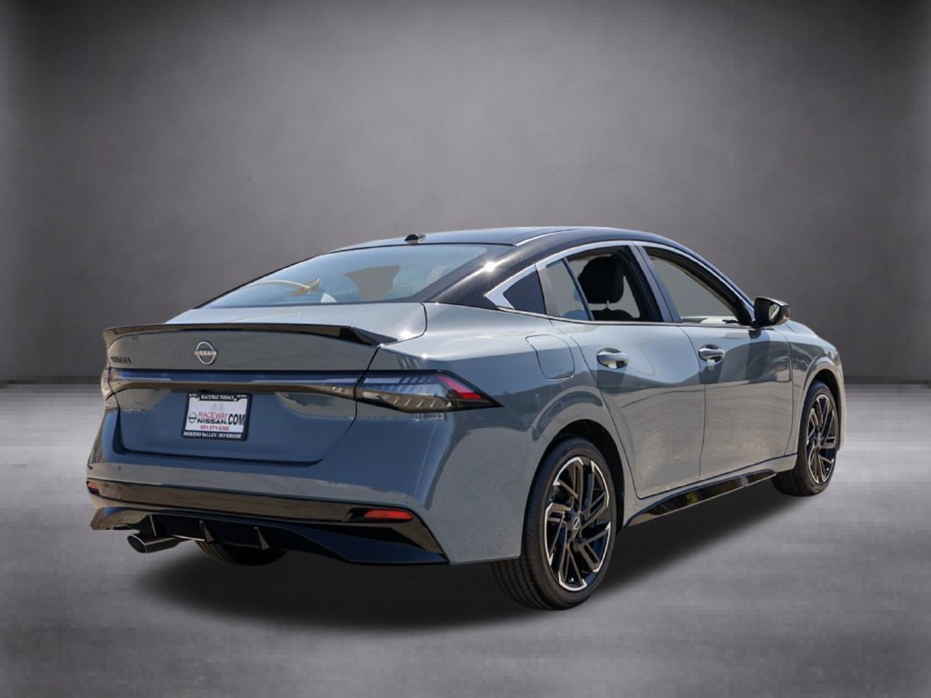 New 2027 Nissan Sentra SR FWD image 4