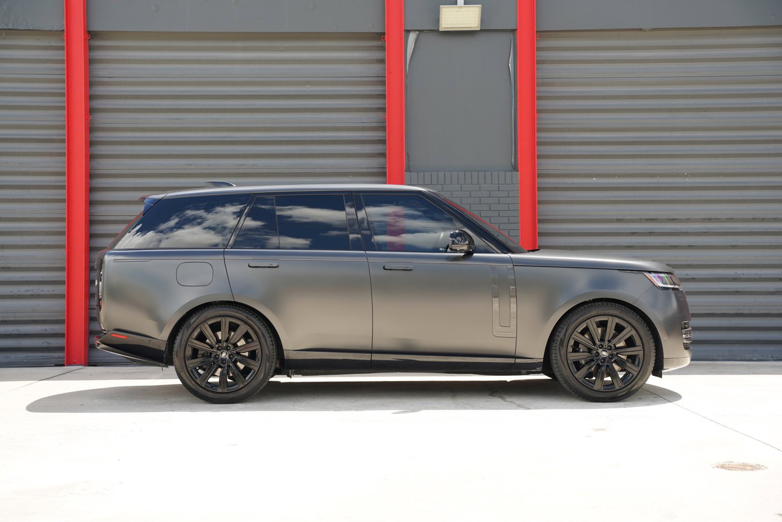 Used 2023 Land Rover Range Rover Autobiography AWD/4WD image 11
