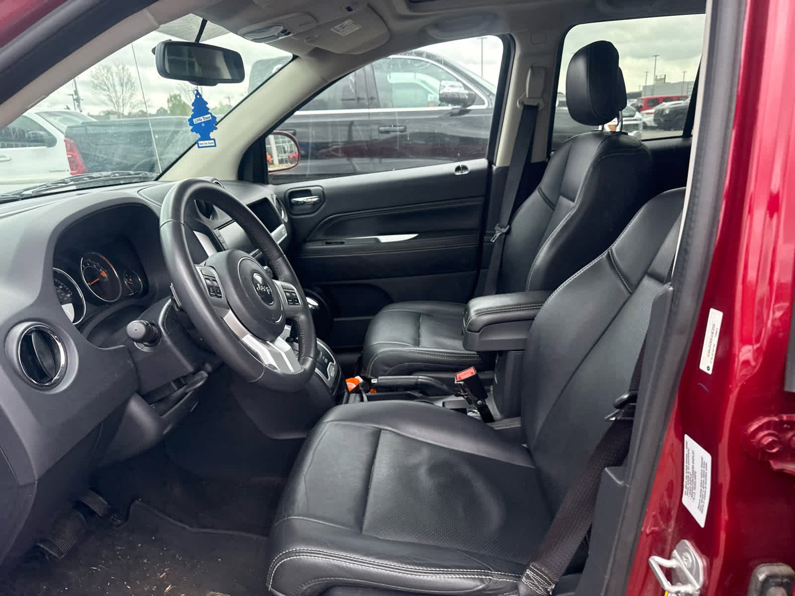 Used 2015 Jeep Compass Limited w/ Sun/Sound Group image 5