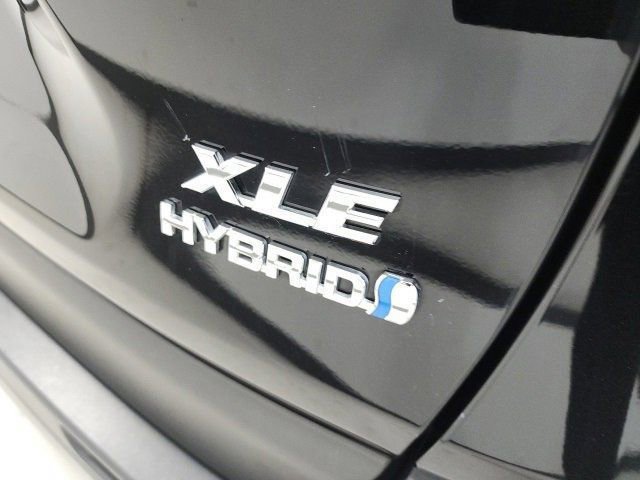 Certified 2022 Toyota RAV4 XLE Premium image 8