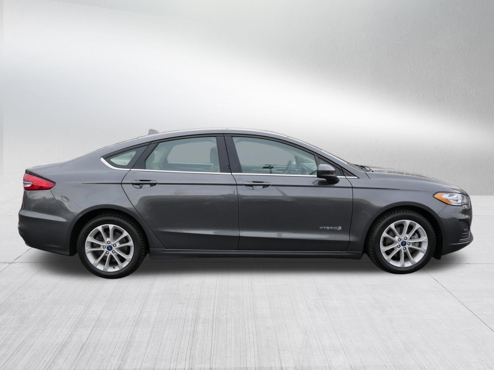 Used 2019 Ford Fusion SE image 8