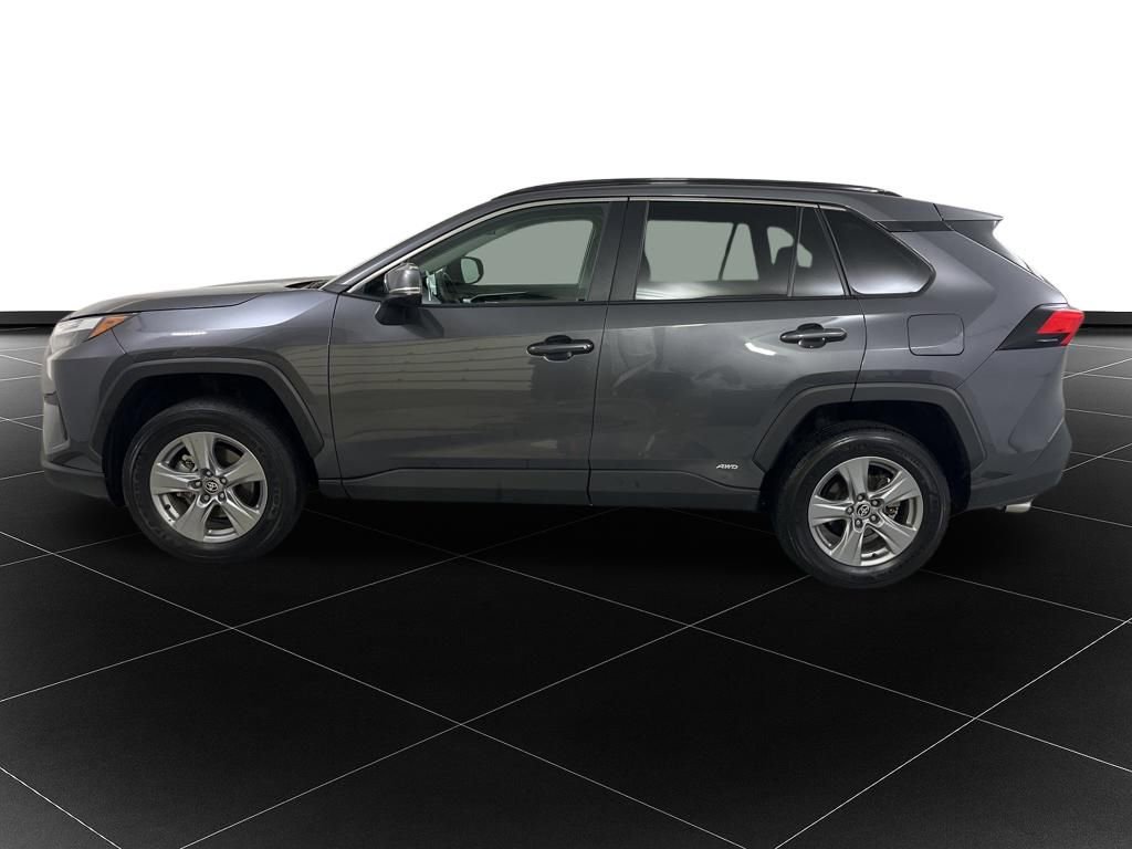 Used 2025 Toyota RAV4 XLE image 2