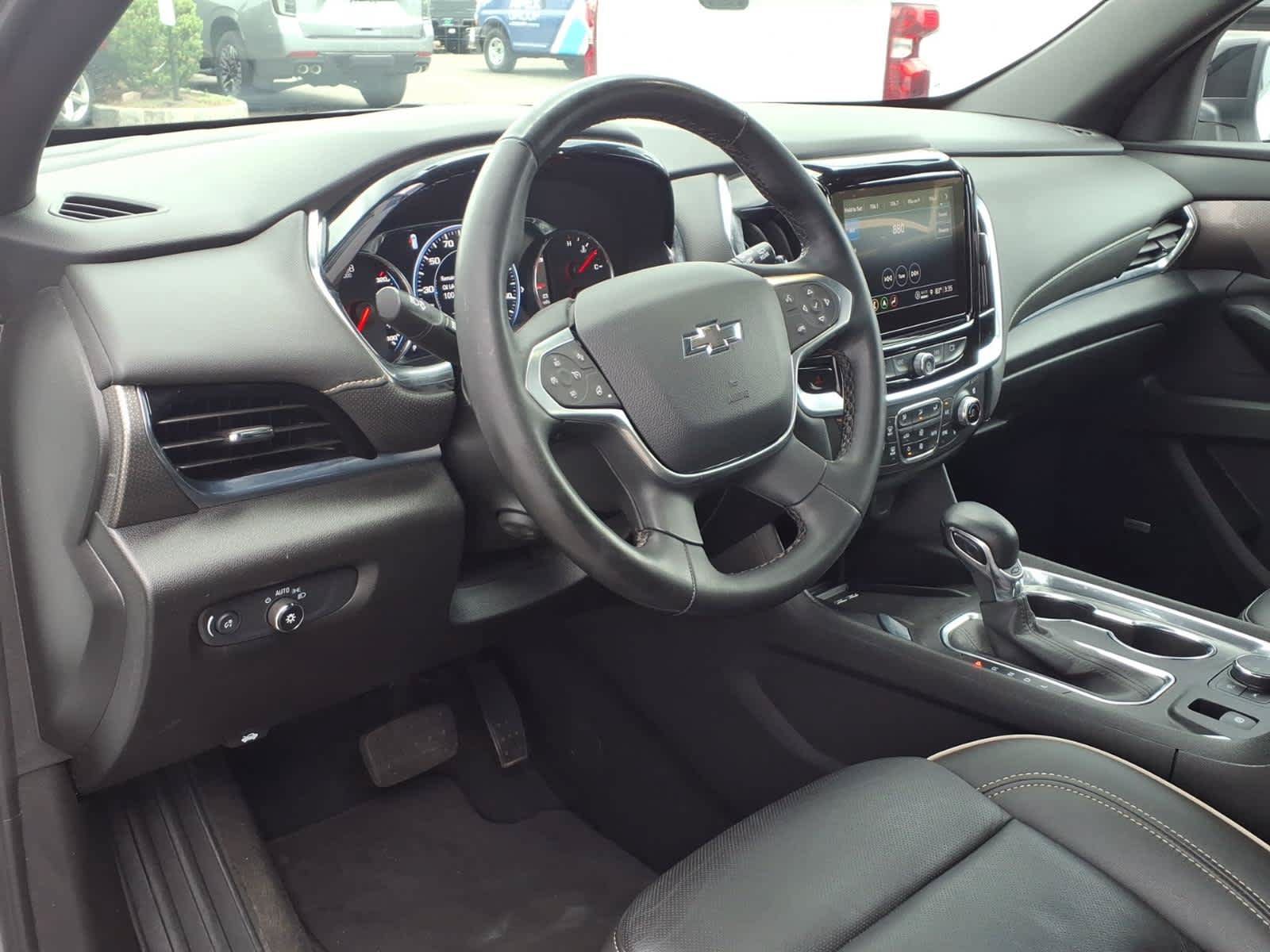 Certified 2023 Chevrolet Traverse Premier w/ Redline Edition AWD/4WD image 9