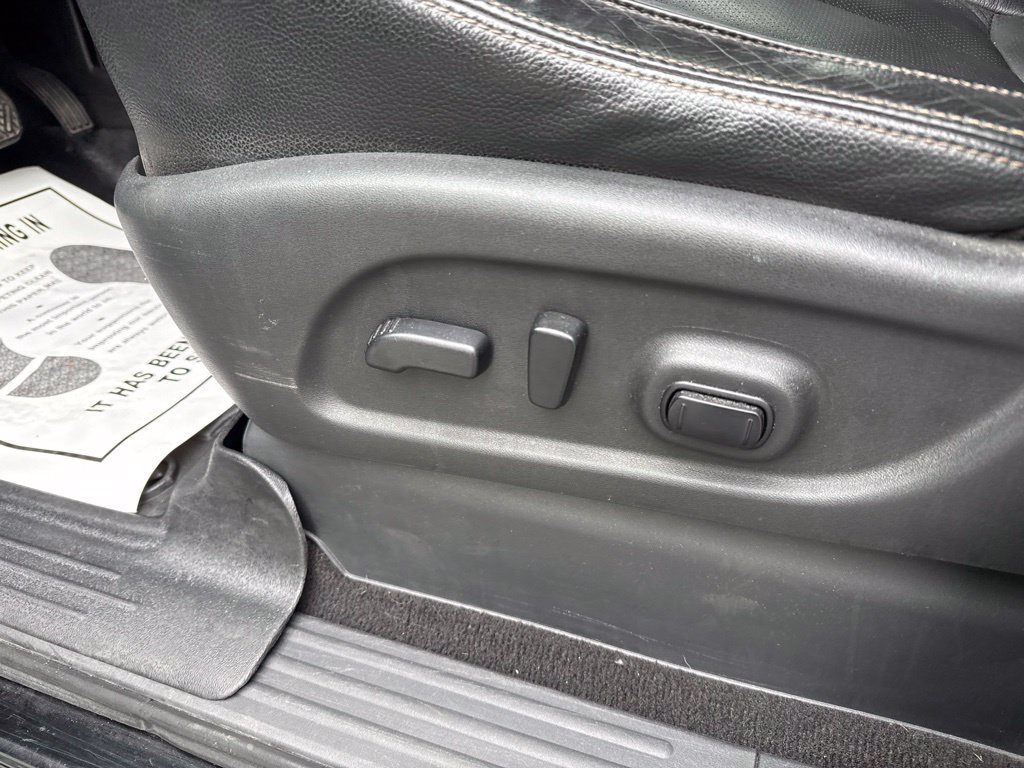 Used 2017 Nissan Titan SL AWD/4WD image 29