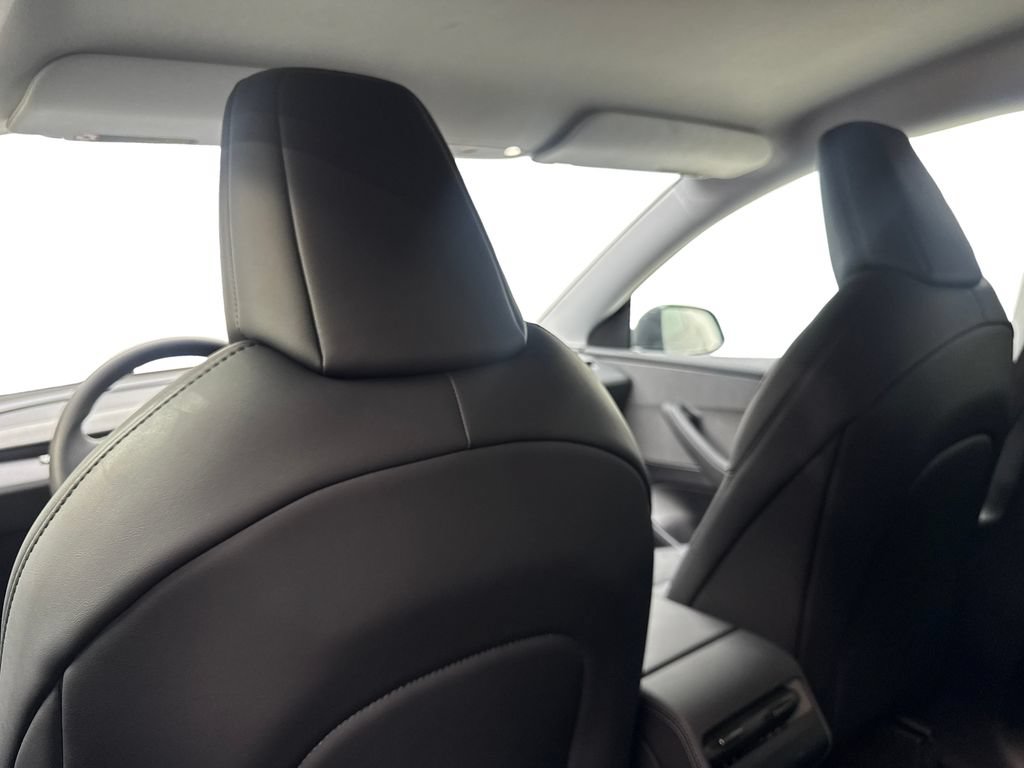 Used 2026 Tesla Model Y 2WD image 33