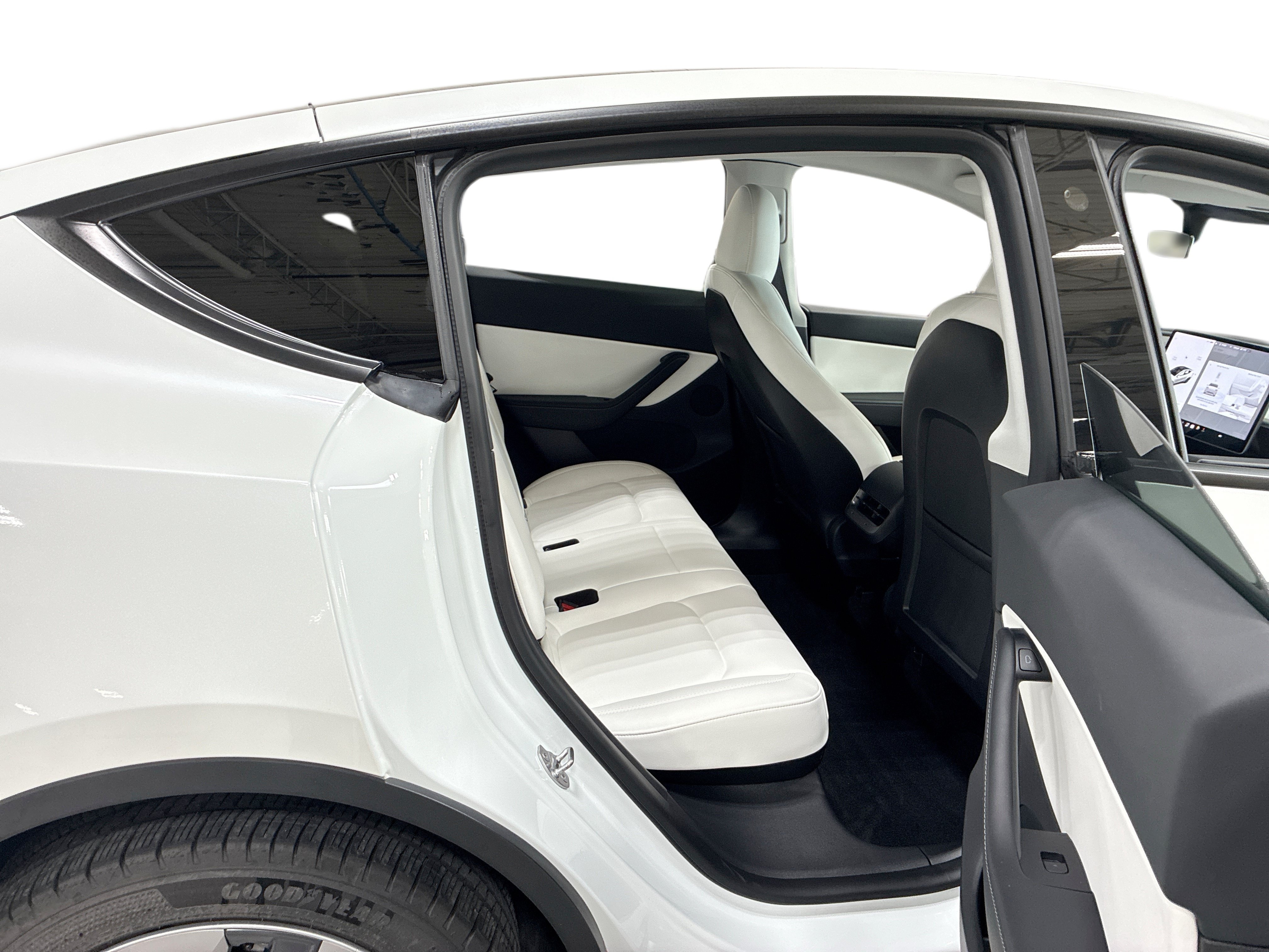 Certified 2021 Tesla Model Y Long Range AWD/4WD image 11