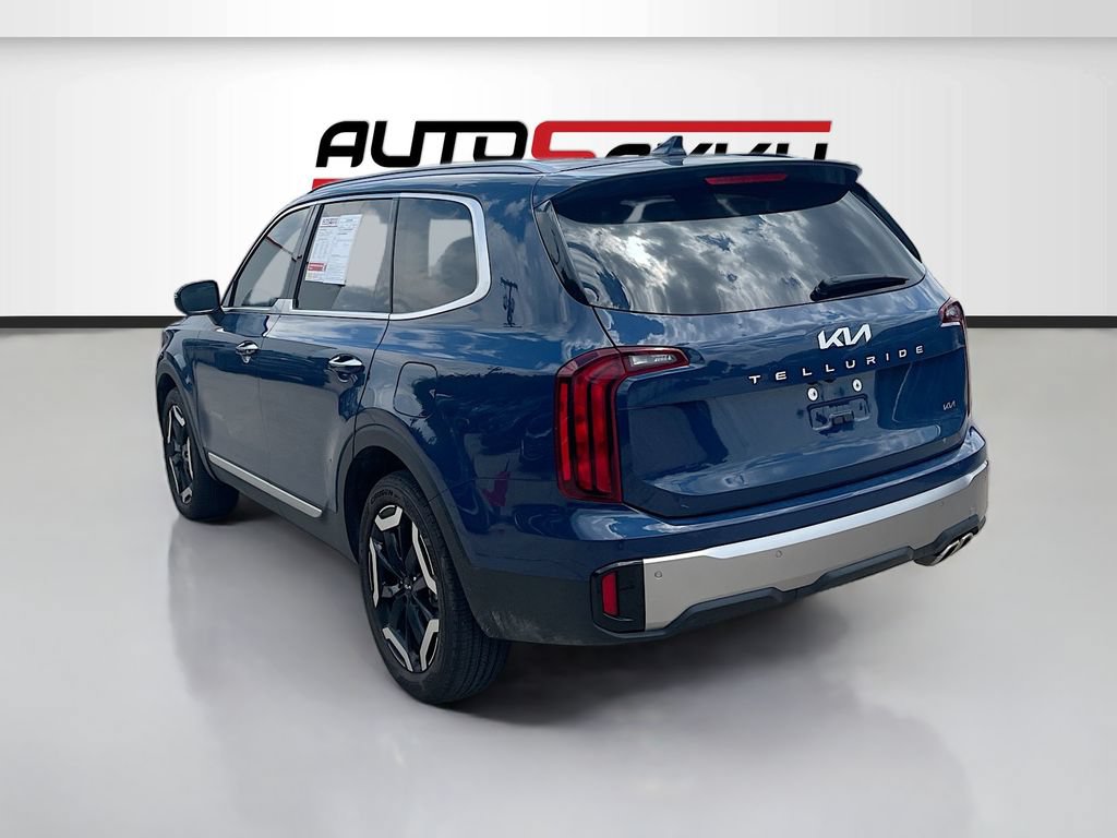 Used 2025 Kia Telluride S FWD image 5