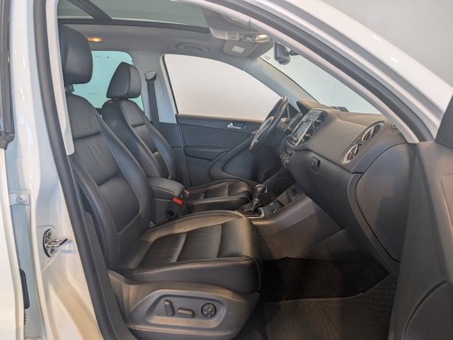 Used 2017 Volkswagen Tiguan Sport image 28