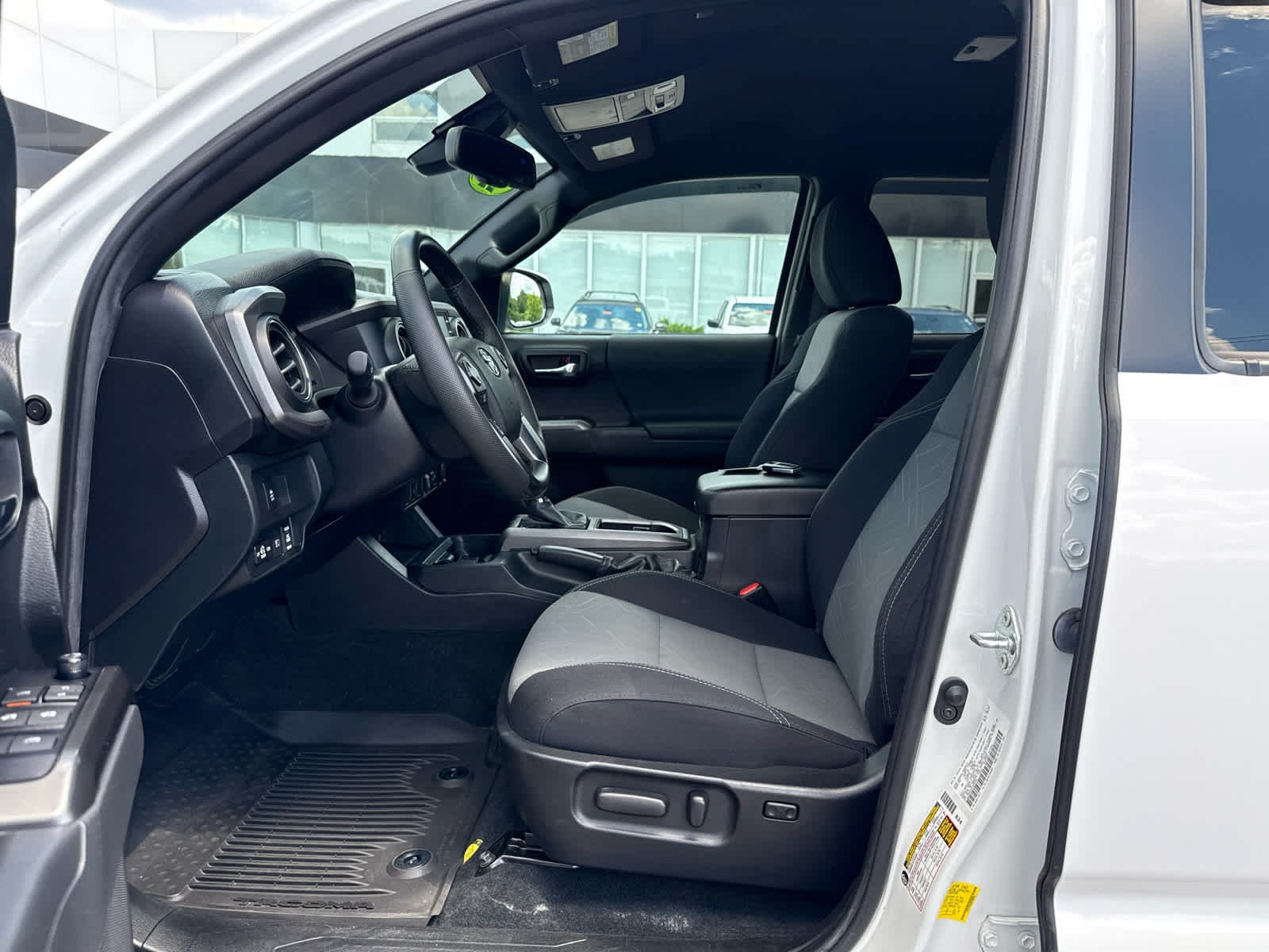 Used 2022 Toyota Tacoma TRD Sport AWD/4WD image 14