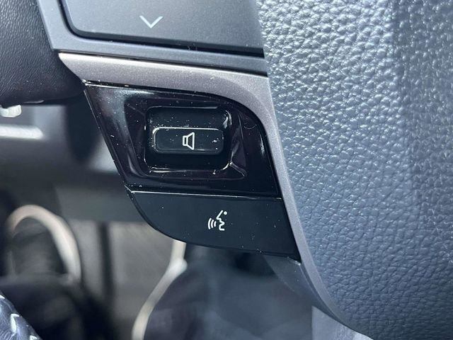 Used 2025 Toyota Camry SE image 23