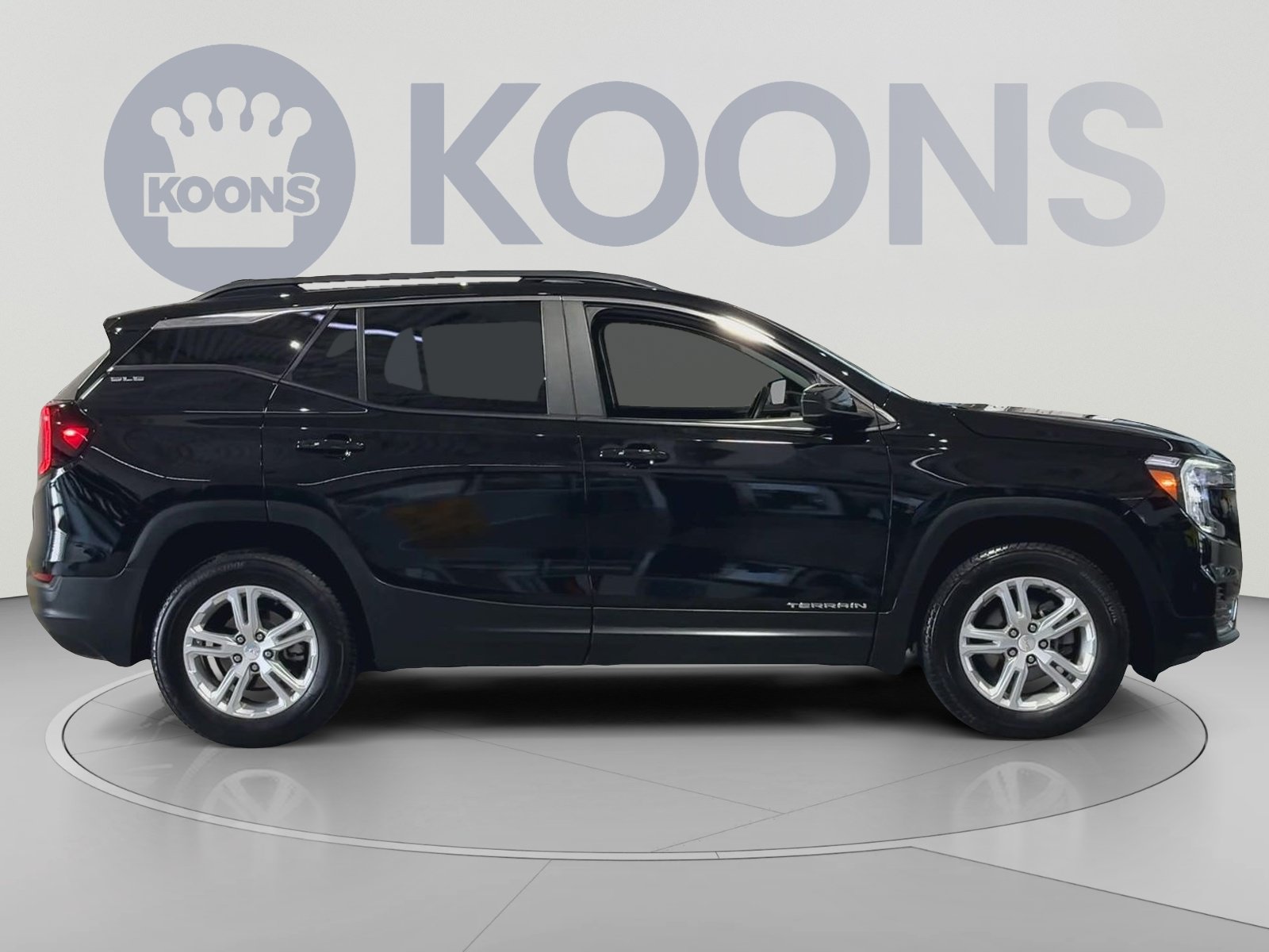 Used 2023 GMC Terrain SLE w/ Driver Convenience Package AWD/4WD image 12