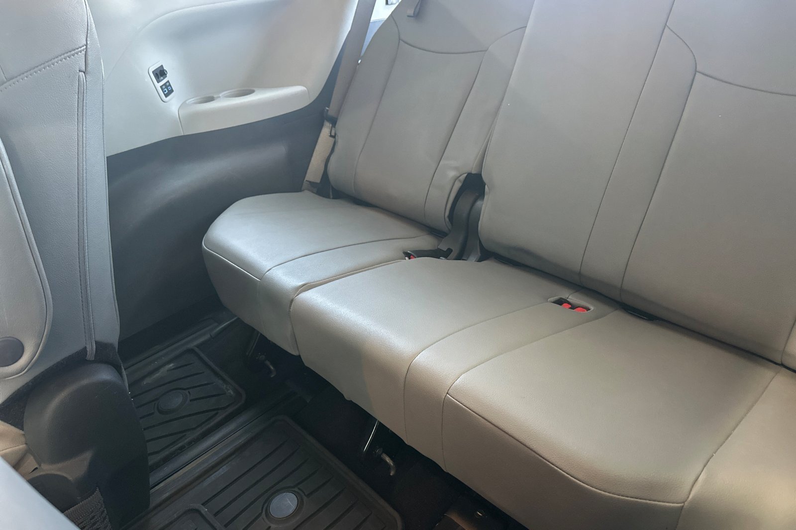 Certified 2024 Toyota Sienna Limited AWD/4WD image 15