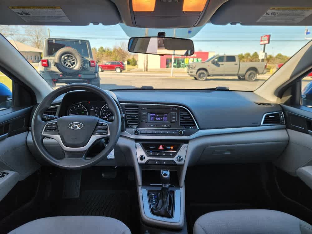 Used 2017 Hyundai Elantra SE image 15