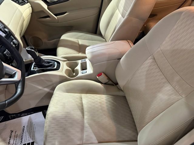 Used 2020 Nissan Rogue SV w/ Premium Package image 22