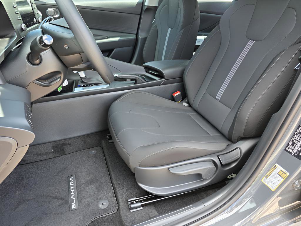 New 2026 Hyundai Elantra SE w/ Cargo Package FWD image 13