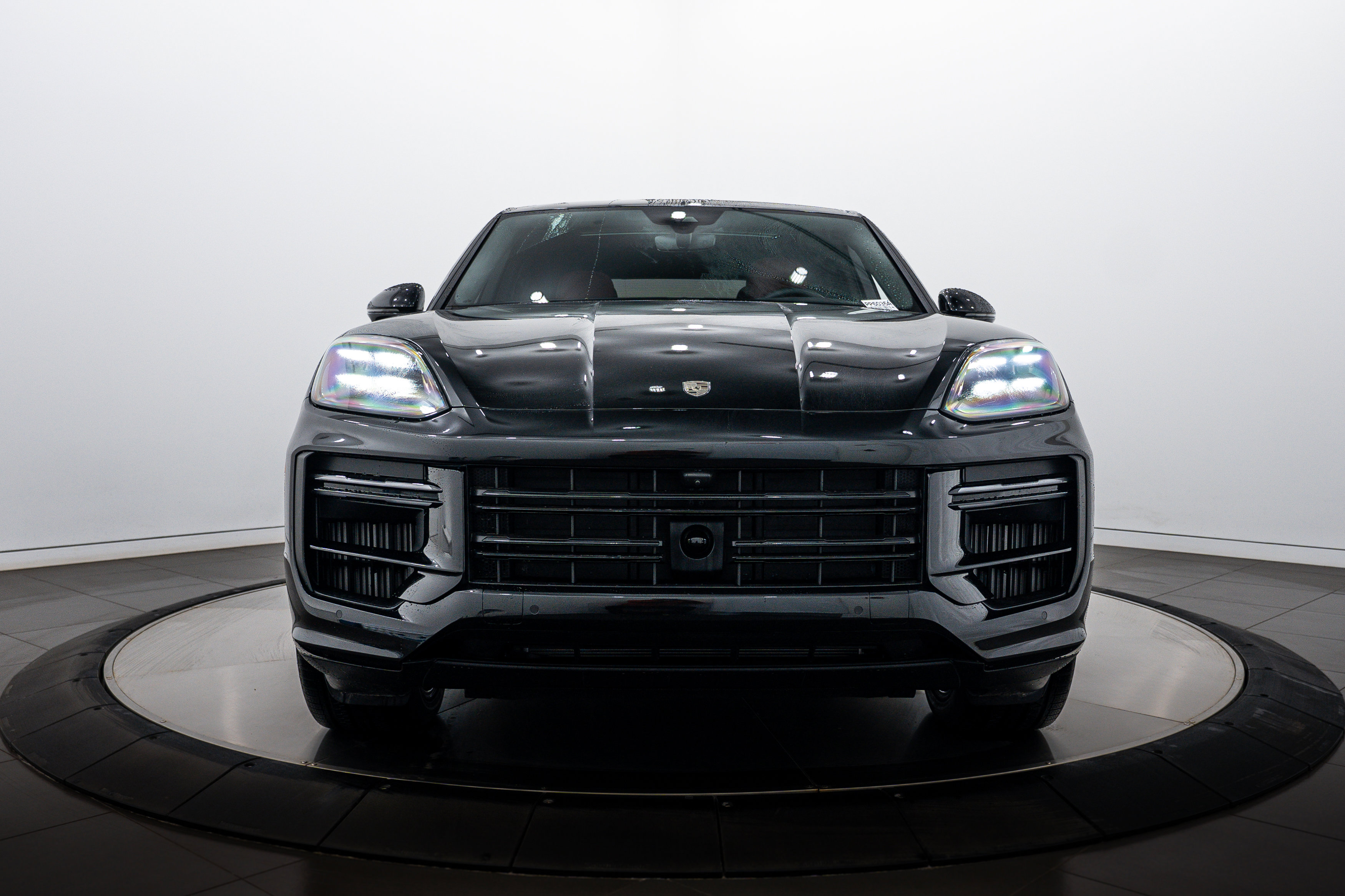 Certified 2026 Porsche Cayenne Turbo AWD/4WD image 10