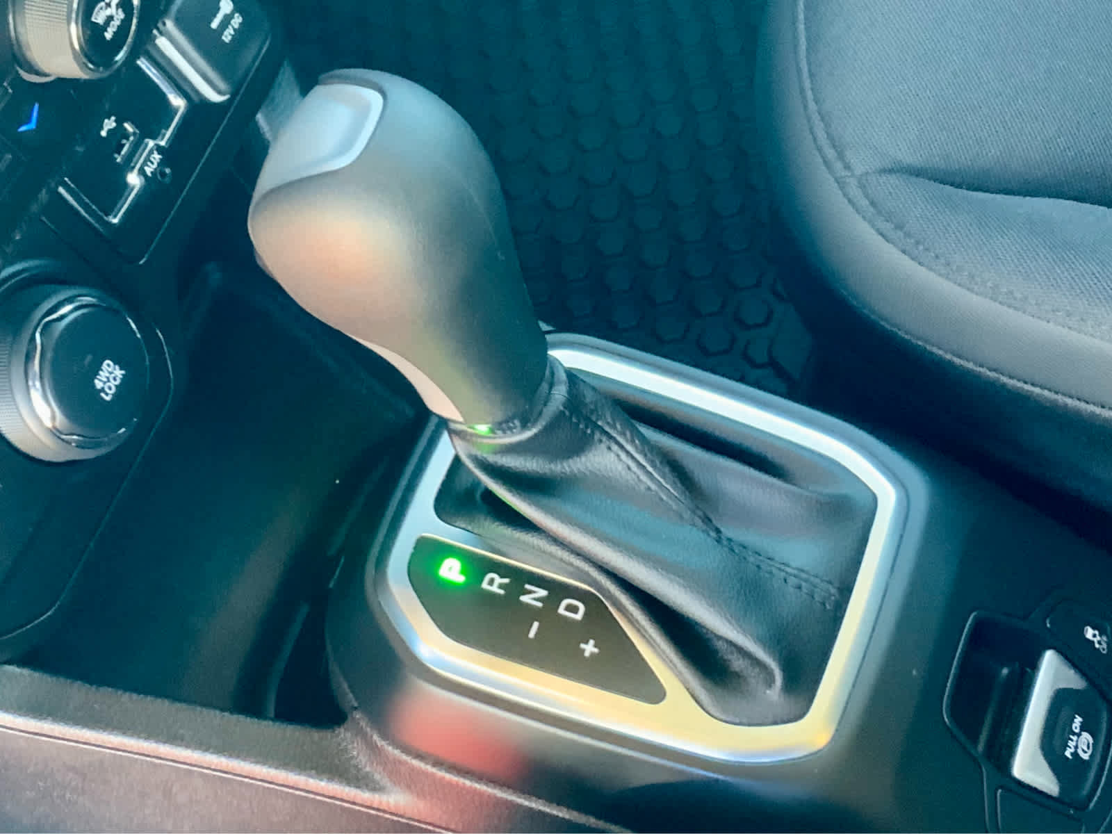 Used 2019 Jeep Renegade Altitude w/ UConnect 8.4 Nav Group image 44