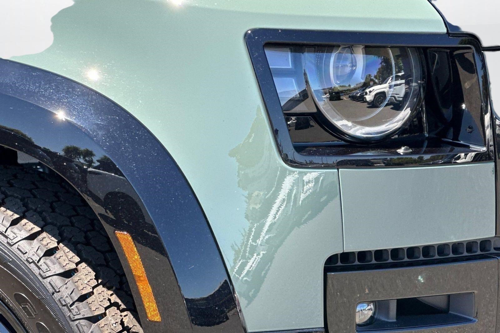New 2026 Land Rover Defender 110 Trophy Edition AWD/4WD image 9