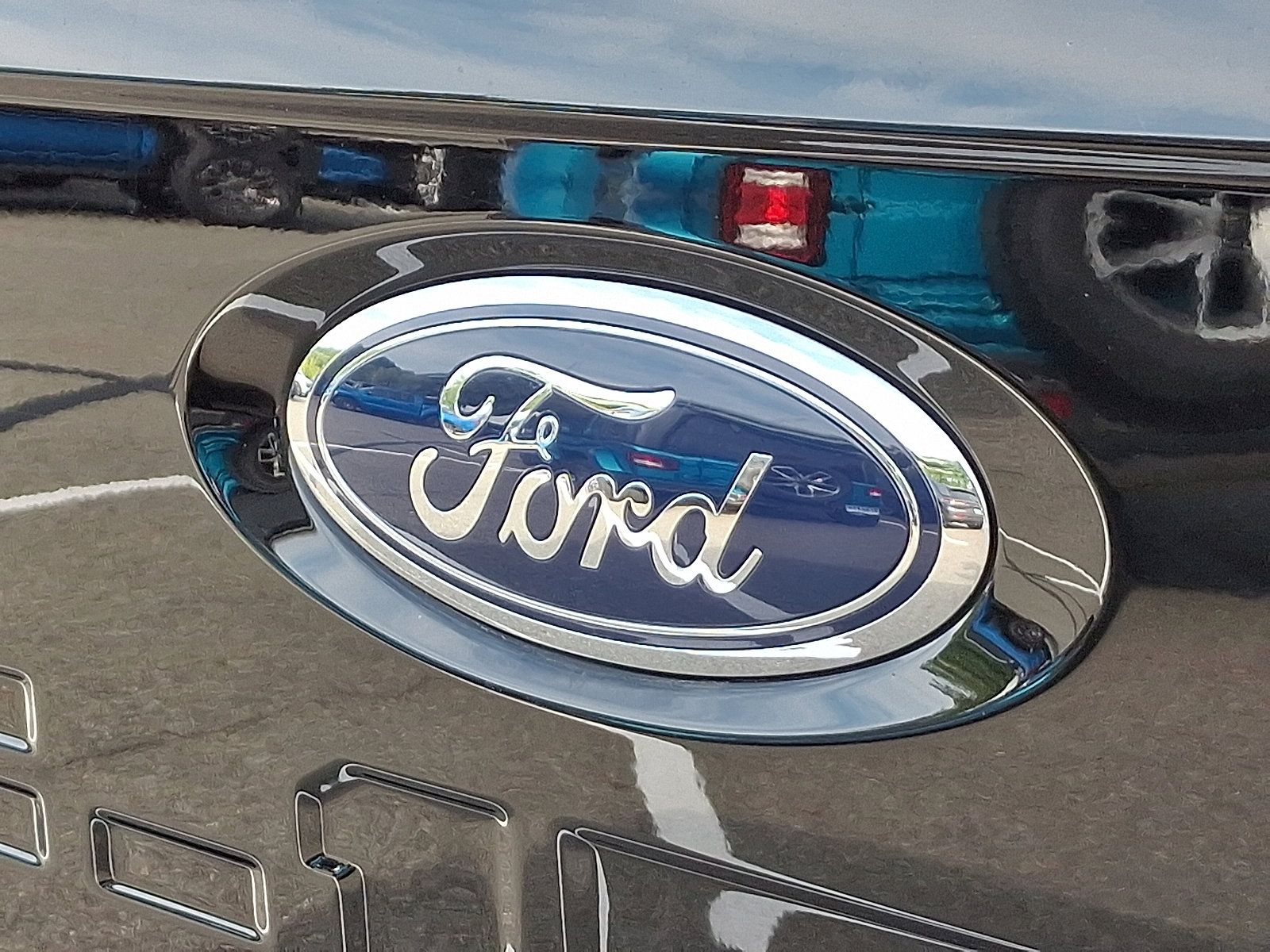 Certified 2022 Ford F150 Lariat image 31