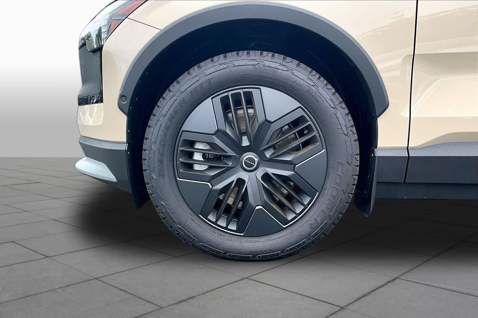 New 2026 Volvo EX30 Cross Country Ultra w/ Protection Package Premier AWD/4WD image 16