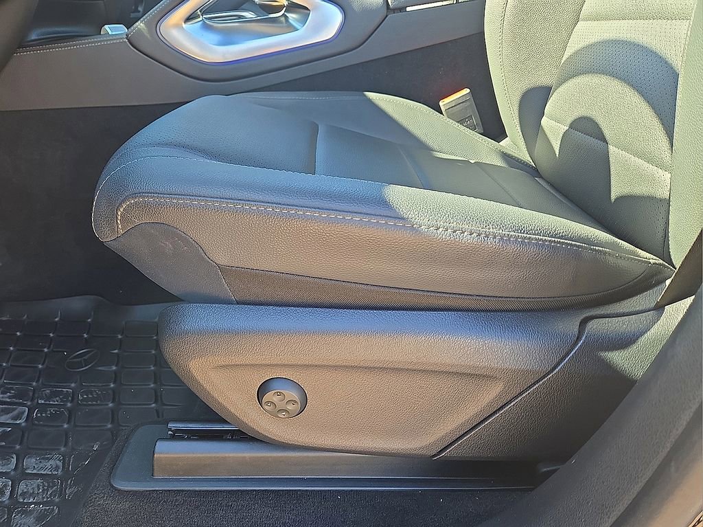 Used 2025 Mercedes-Benz GLE 350 4MATIC image 25