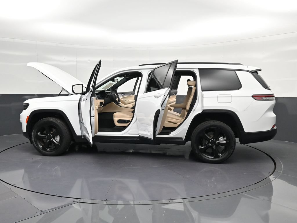 Used 2024 Jeep Grand Cherokee L Limited w/ Black Appearance Package AWD/4WD image 33