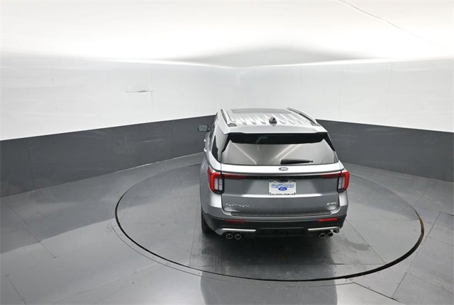 Certified 2025 Ford Explorer Platinum w/ Ultimate Package image 24