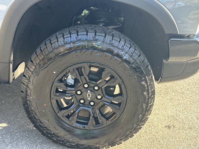 Used 2025 Chevrolet Silverado 1500 ZR2 w/ Technology Package image 14