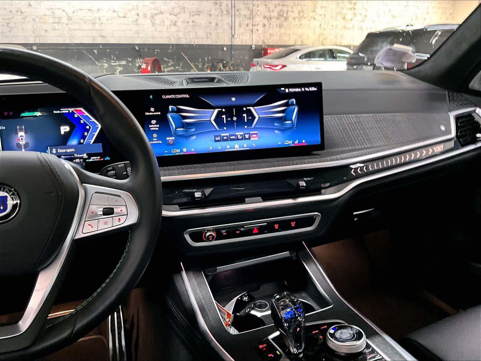 Used 2025 BMW ALPINA XB7 AWD/4WD image 9