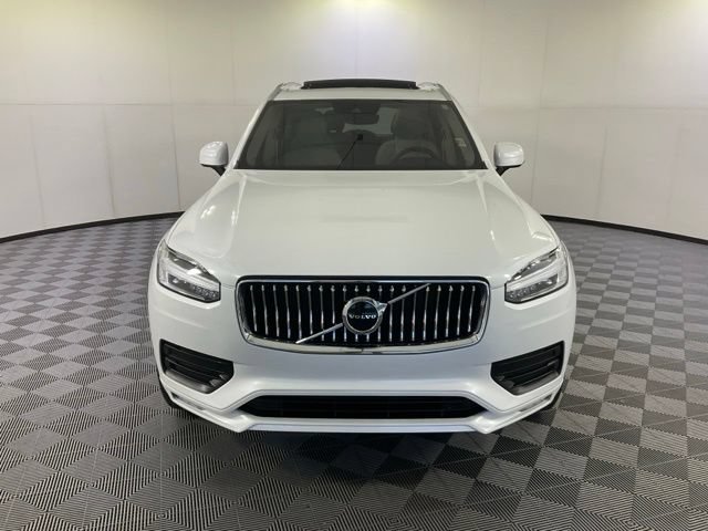 Used 2022 Volvo XC90 T5 Momentum w/ Protection Package Premier FWD image 4