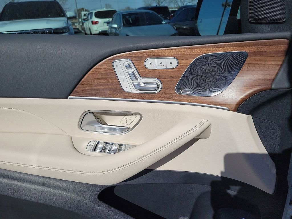 New 2025 Mercedes-Benz GLS 450 4MATIC image 15