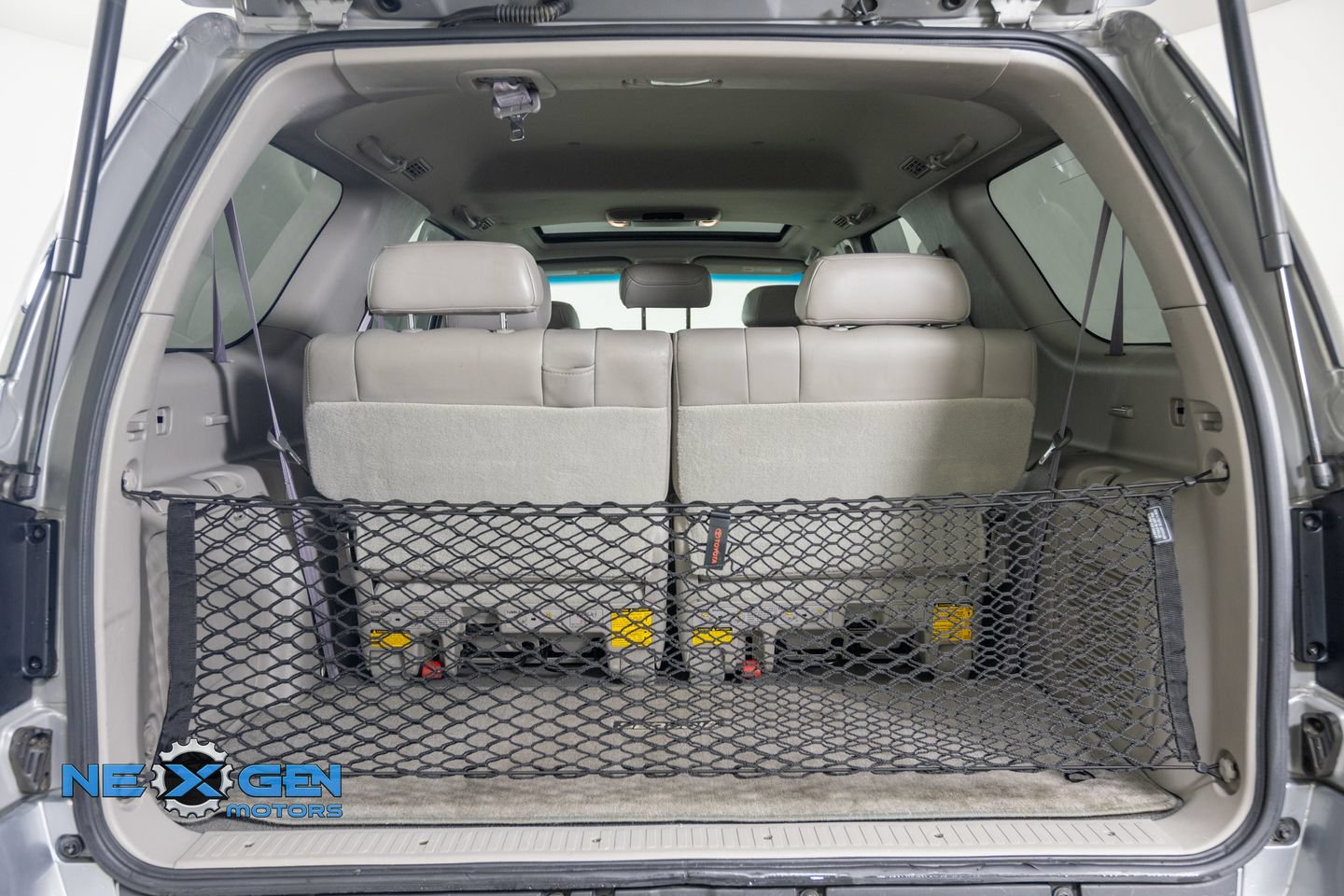 Used 2004 Toyota Sequoia Limited w/ Preferred Accessory Pkg AWD/4WD image 37