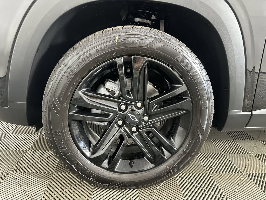 New 2026 Chevrolet Trax ACTIV w/ Sunroof Package FWD image 33